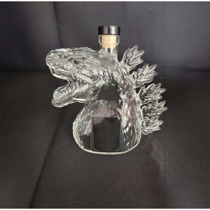 330 ml viskio grafino butelis – Godzila. Stiklinis viskio butelis. Šventinė dovana tėvui ir vaikinui